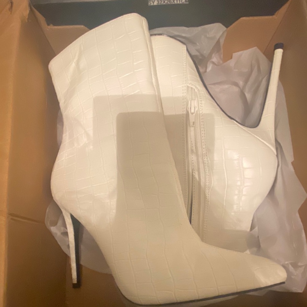 White “Croc” Booties- Size 8